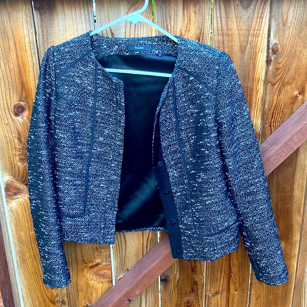 Tahari Size 6 Suit Jacket